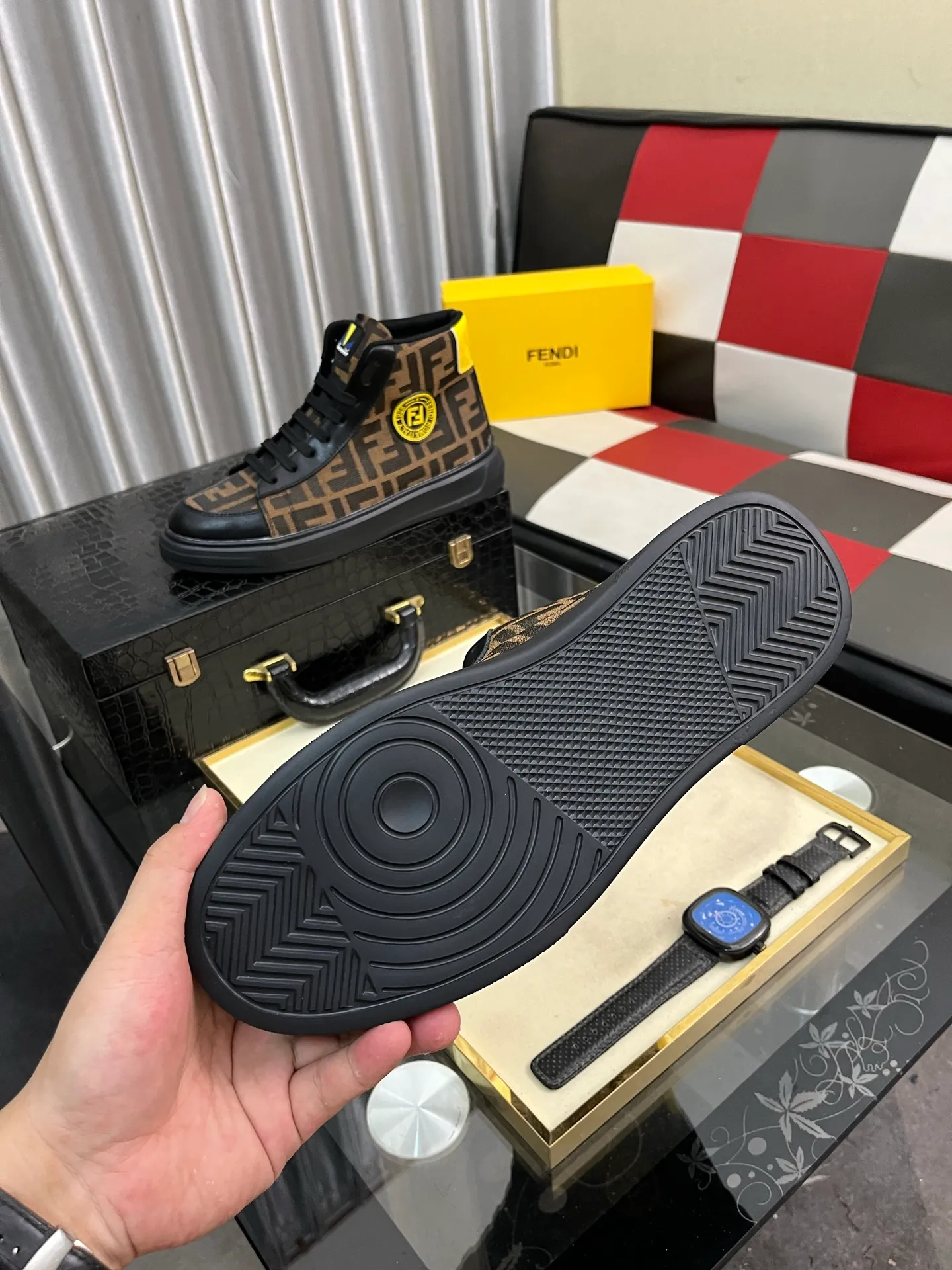 Men's Men's Shoes 💰440⌚️⌚️《 Fendi FENDI* 》 Latest hot-selling casual shoes, top brand [seduce] luxury ~ purchasing agency, top quality ~. [Strong] The upper is made of imported breathable cowhide with material ➕ breathable sheepskin lining (•) and fine workmanship. The original stylish and stylish soft rubber wear-resistant outsole is light and comfortable on the feet. The real thing looks better when taken in real life. Number of sizes: 38-442️⃣Colors available